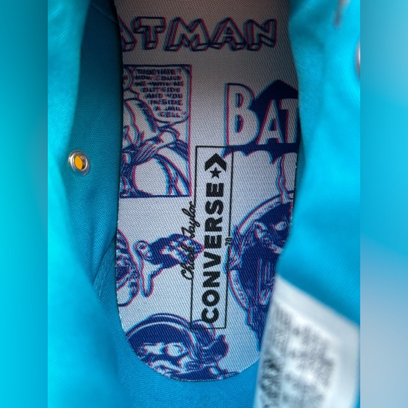 Converse Chuck Taylor Hi-Tops - Picture 8 of 12